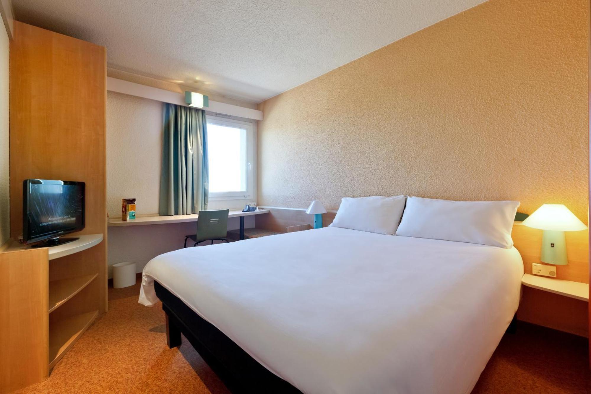 Ibis Hotel Alicante Exterior photo