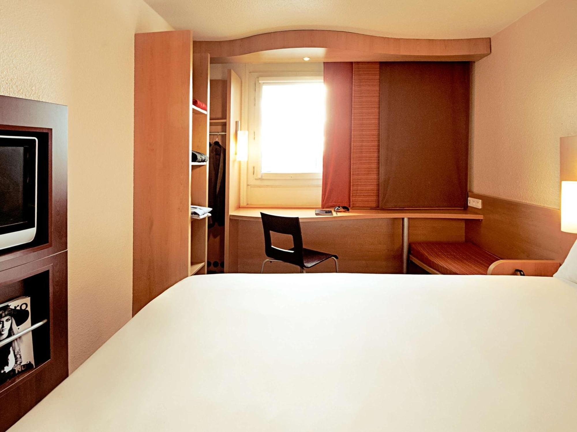 Ibis Hotel Alicante Exterior photo