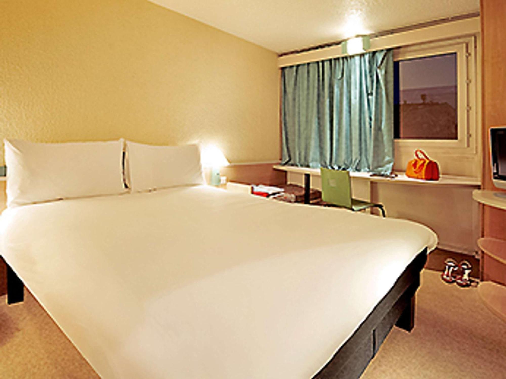 Ibis Hotel Alicante Exterior photo